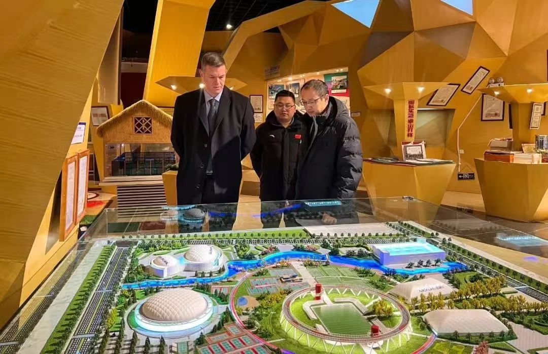 国际柔道联合会副主席卡洛斯·艾力克莅临酷游-KU游体育参观交流